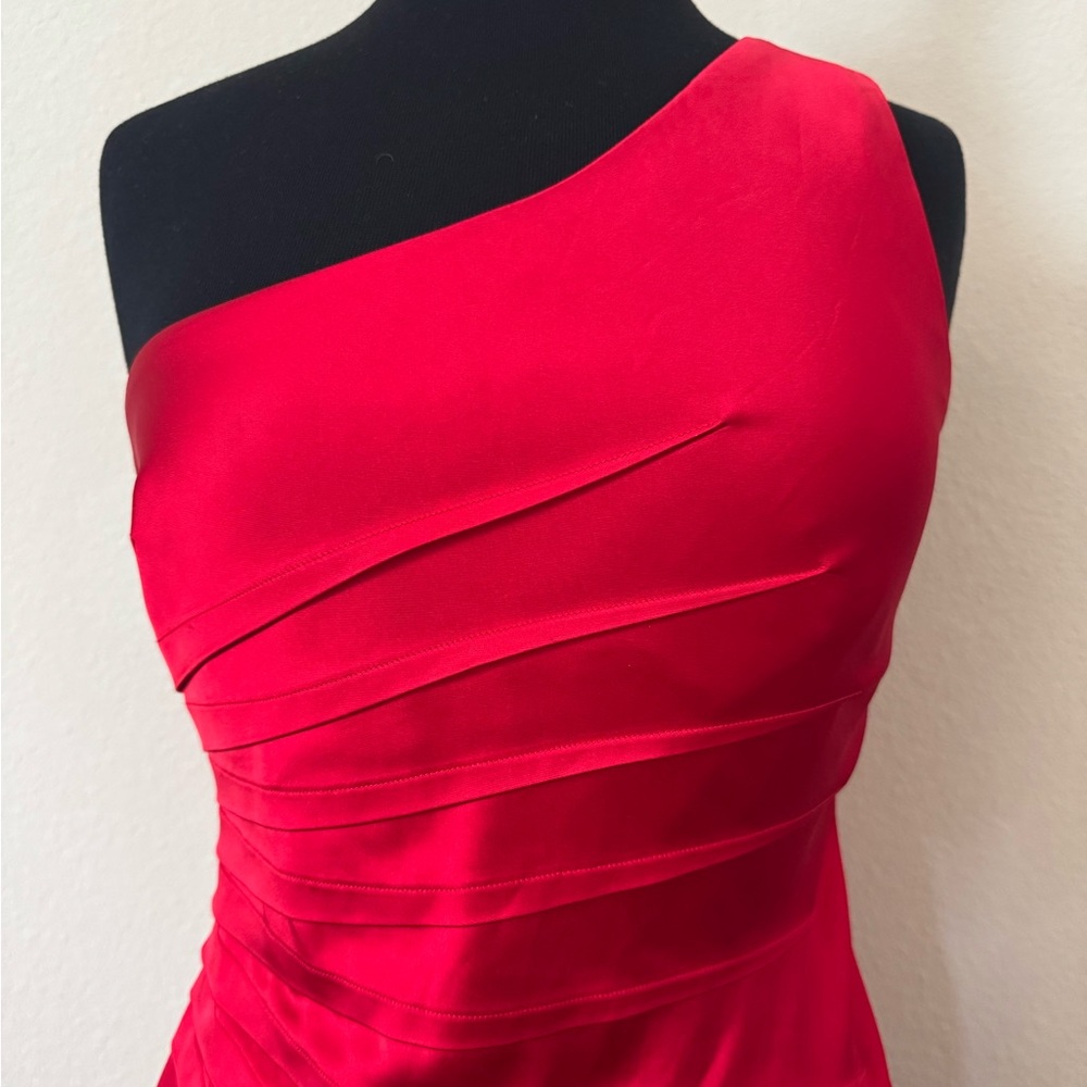 Guess Elegant Shiny Red One-Shoulder Dress Size 6 - Picture 5 of 8